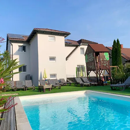 Apartamento Mese Panzió *